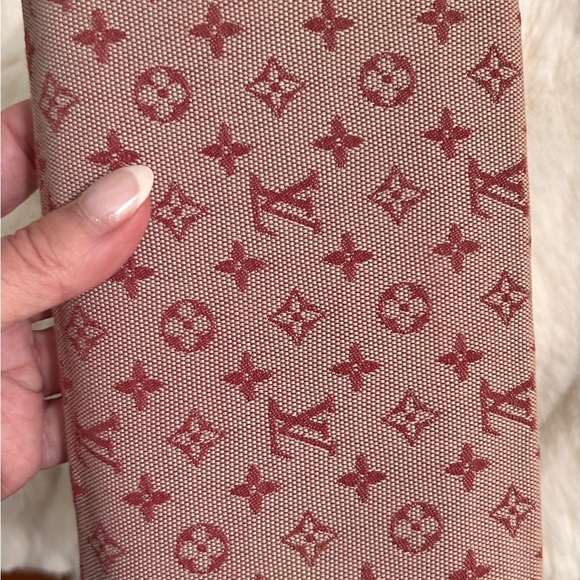 Louis Vuitton Mini Lin International Wallet – Grenat Monogram Canvas - Picture 8 of 15